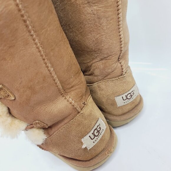 UGG Girl's Tan Bailey Button Triplet 1962 Sheepskin Fur Mid-Calf Snow Boot Sz 4 - Picture 4 of 7